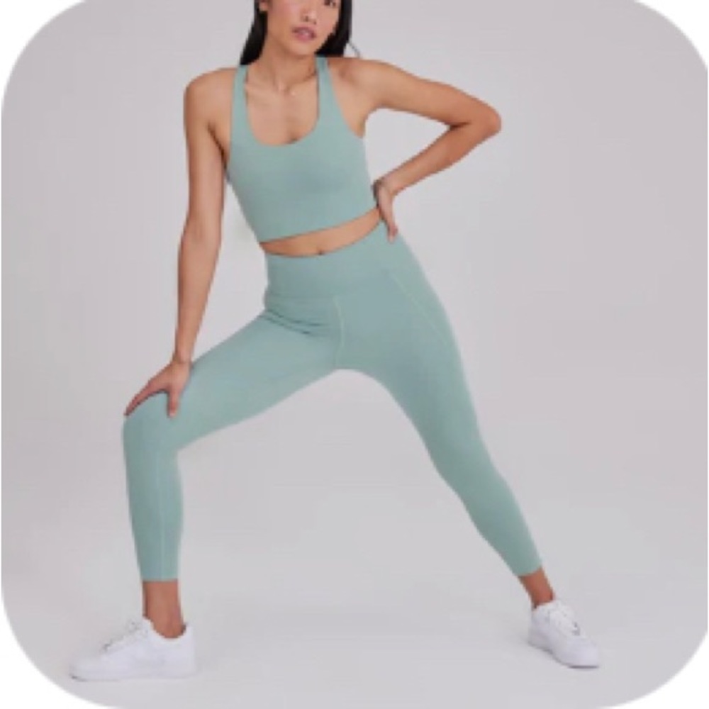 Girlfriend collective set